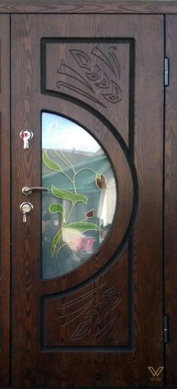 Входные двери с полимерными накладками, однополые с витражом