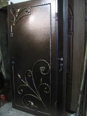 Про компанію