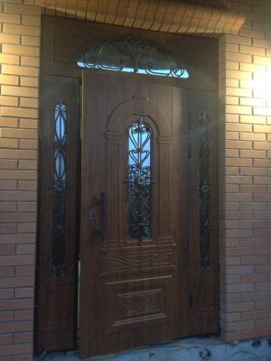 Про компанію