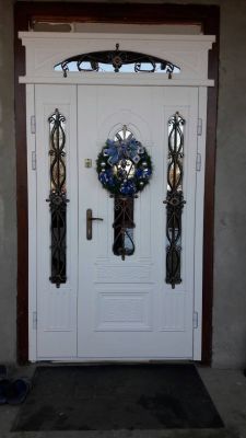 Про компанію